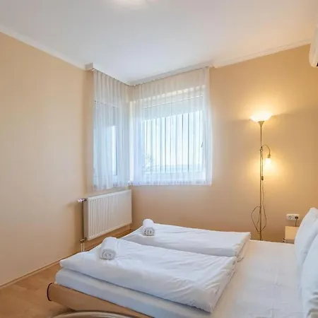 Kek Hullam Apartmanok By Bltn Siofok Exterior photo