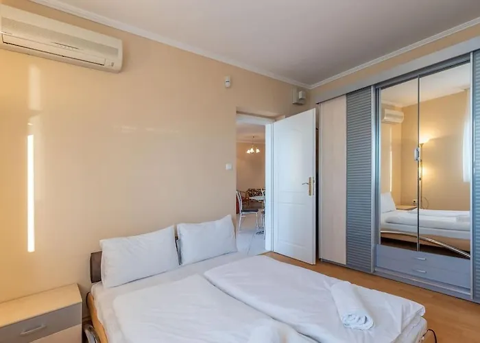 Kek Hullam Apartmanok By Bltn